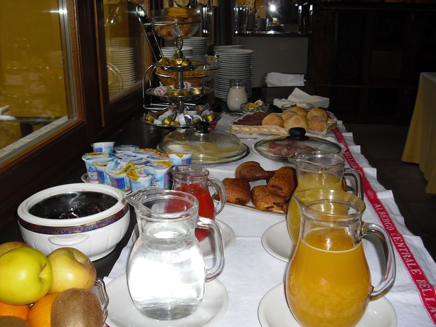 Imagen del bar/restaurante del Hotel Centrale, Pescallo. Foto 4