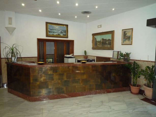 Imagen de los interiores del Hotel Centrale, Piombino. Foto 19