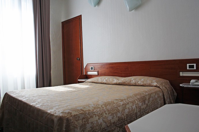 Imagen de la habitación del Hotel Centrale, Piombino. Foto 6