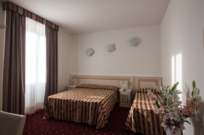 Imagen de la habitación del Hotel Centrale, Piombino. Foto 7