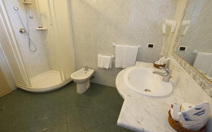 Imagen de la habitación del Hotel Centrale, Piombino. Foto 13
