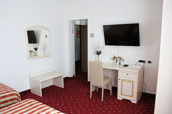 Imagen de la habitación del Hotel Centrale, Piombino. Foto 15