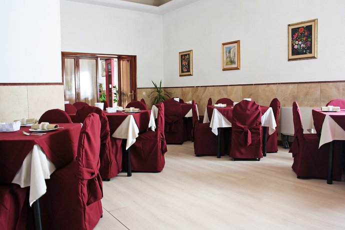 Imagen del bar/restaurante del Hotel Centrale, Piombino. Foto 2