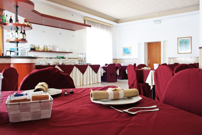 Imagen del bar/restaurante del Hotel Centrale, Piombino. Foto 3