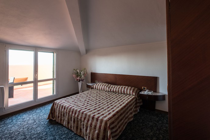 Imagen de la habitación del Hotel Centrale, Piombino. Foto 18