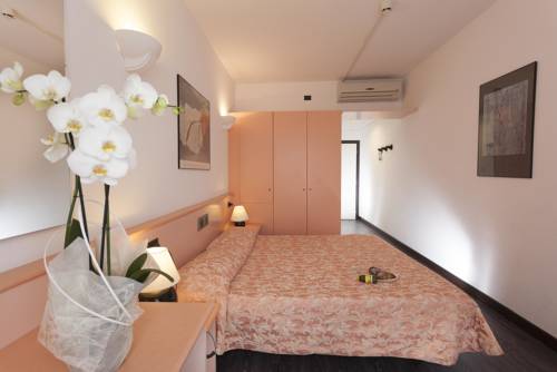 Imagen de la habitación del Hotel Centrale, Riva del Garda. Foto 10