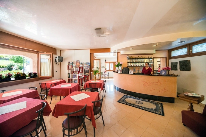 Imagen de los interiores del Hotel Centrale, San Zeno di Montagna. Foto 16