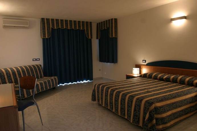 Imagen de la habitación del Hotel Centrale Sandron. Foto 8