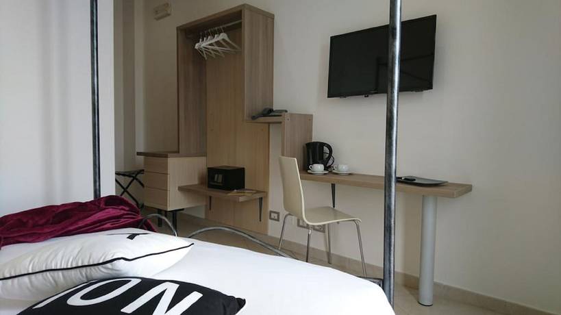 Imagen de la habitación del Hotel Centrale, Siracusa. Foto 6