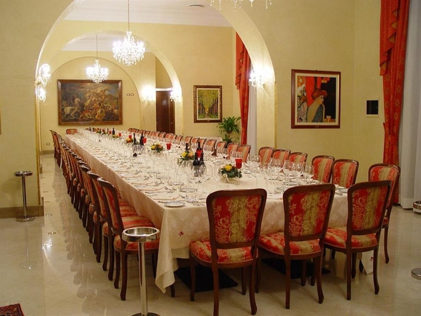 Imagen del bar/restaurante del Hotel Centrale Spa and Relax. Foto 2