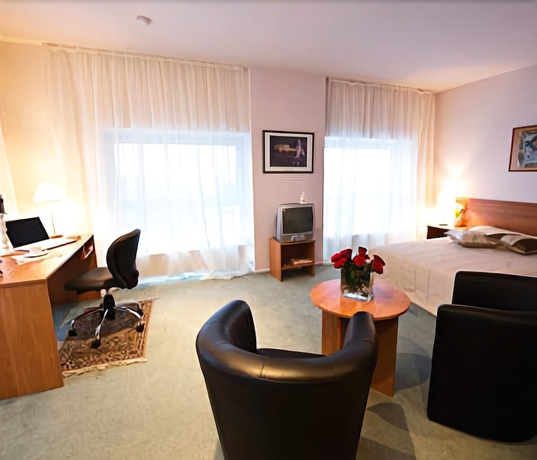 Imagen de la habitación del Hotel Centre. Foto 16