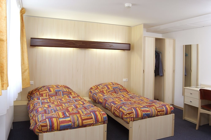 Imagen de la habitación del Hotel Centre Le Mittel. Foto 9