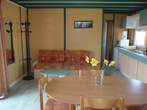 Imagen de la habitación del Hotel Centre Les Sables D'or. Foto 3