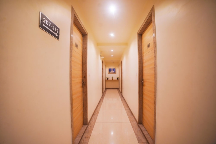 Imagen de los interiores del Hotel Centre Park Bhopal. Foto 16