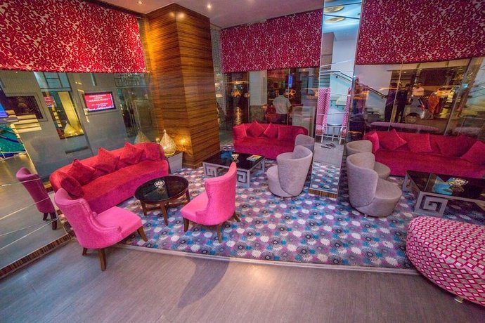 Imagen del bar/restaurante del Hotel Centre Point. Foto 2