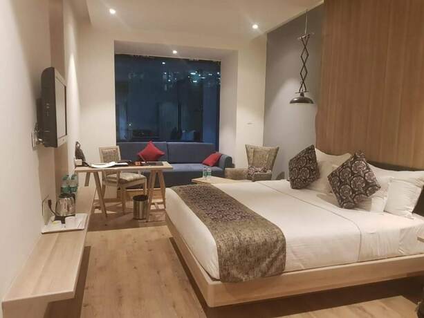 Imagen general del Hotel Centre Point Navi Mumbai. Foto 4