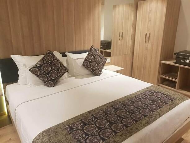 Imagen general del Hotel Centre Point Navi Mumbai. Foto 14