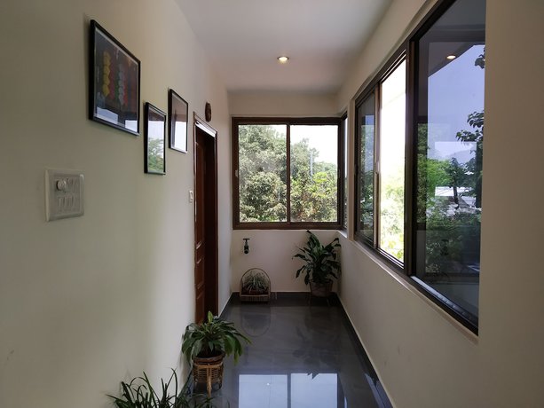 Imagen de los interiores del Hotel Centre Point Tezpur. Foto 11