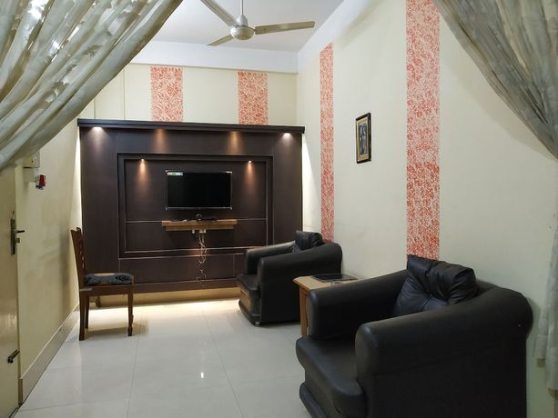 Imagen de los interiores del Hotel Centre Point Tezpur. Foto 12
