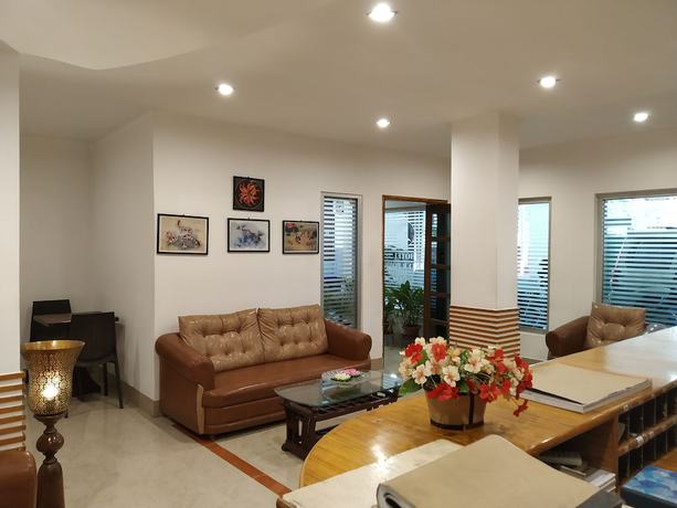Imagen de los interiores del Hotel Centre Point Tezpur. Foto 13