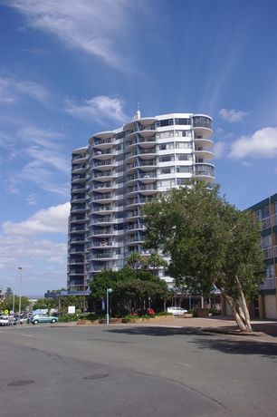 Imagen de la piscina del Hotel Centrepoint Holiday Apartments. Foto 16