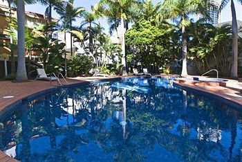 Imagen de la piscina del Hotel Centrepoint Resort. Foto 9