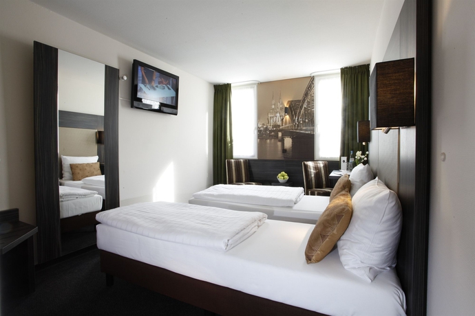 Imagen de la habitación del Hotel Centro Ayun. Foto 9