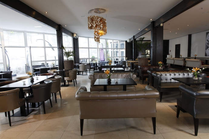 Imagen del bar/restaurante del Hotel Centro Ayun. Foto 5