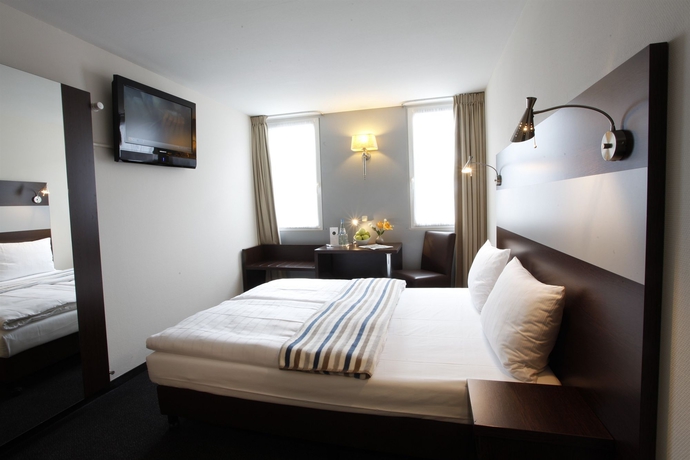 Imagen de la habitación del Hotel Centro Ayun. Foto 11