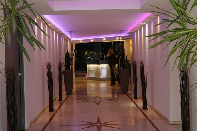 Imagen de los interiores del Hotel Centro Ayun. Foto 15