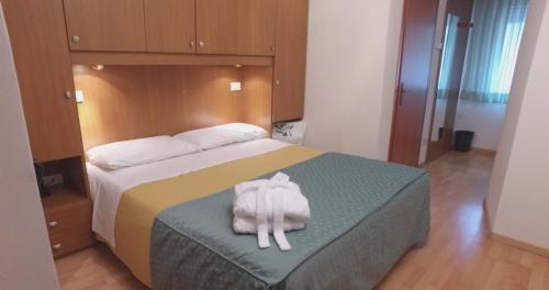 Imagen de la habitación del Hotel Centro Benessere Gardel. Foto 9
