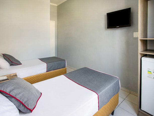 Imagen de la habitación del Hotel Centro Bras. Foto 8