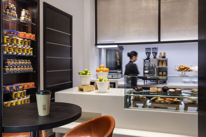 Imagen del bar/restaurante del Hotel Centro Capital Doha By Rotana. Foto 7