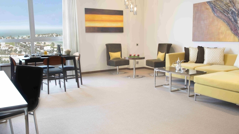 Imagen de la habitación del Hotel Centro Corniche Al Khobar. Foto 9