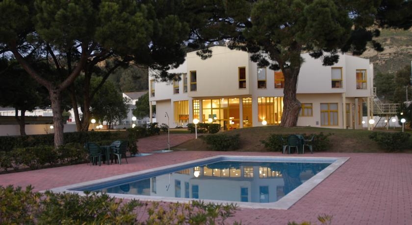 Imagen de la piscina del Hotel Centro De Lazer De Sao Joao Da Caparica. Foto 4