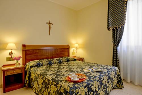 Imagen de la habitación del Hotel Centro Di Spiritualità Padre Pio. Foto 5