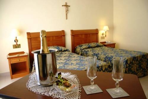 Imagen de la habitación del Hotel Centro Di Spiritualità Padre Pio. Foto 10