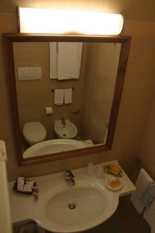 Imagen de la habitación del Hotel Centro Di Spiritualità Padre Pio. Foto 12