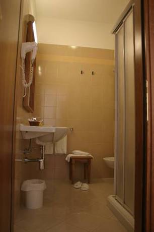 Imagen de la habitación del Hotel Centro Di Spiritualità Padre Pio. Foto 14