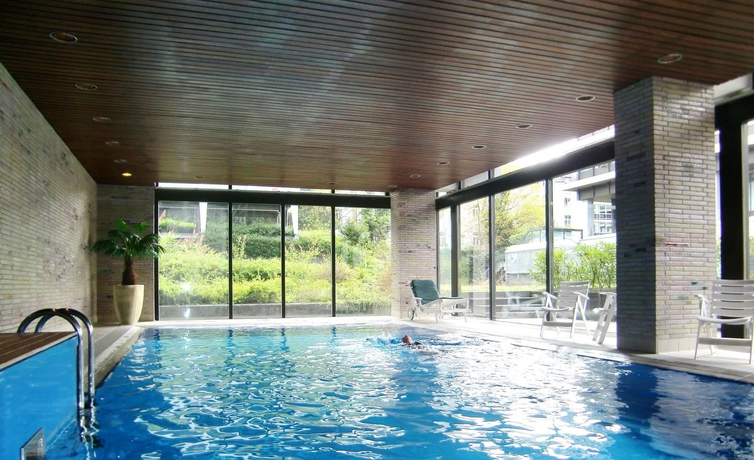 Imagen de la piscina del Hotel Centro Hotel Bristol. Foto 15