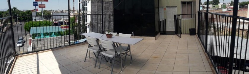 Imagen de los exteriores del Hotel Centro M&eacute;dico. Foto 10