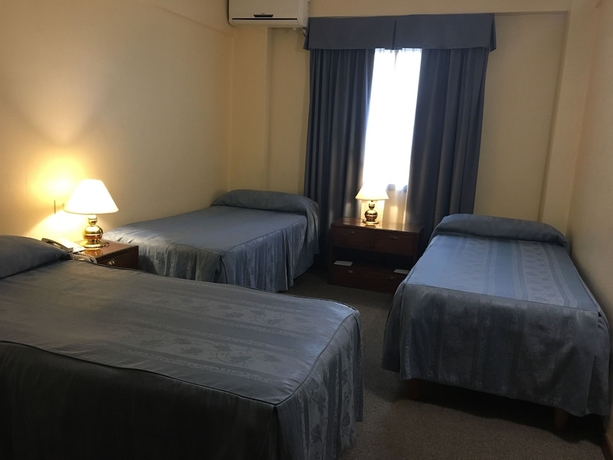 Imagen de la habitación del Hotel Centro Naval. Foto 10