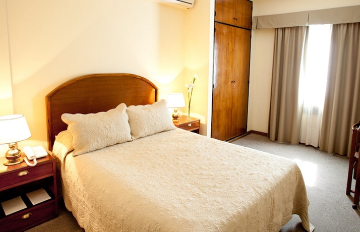 Imagen de la habitación del Hotel Centro Naval. Foto 14