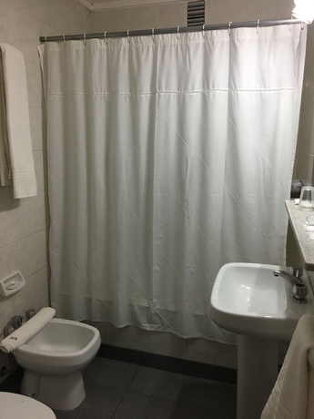 Imagen de la habitación del Hotel Centro Naval. Foto 15