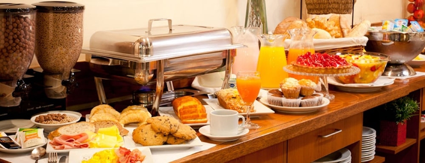 Imagen del bar/restaurante del Hotel Centro Naval. Foto 6