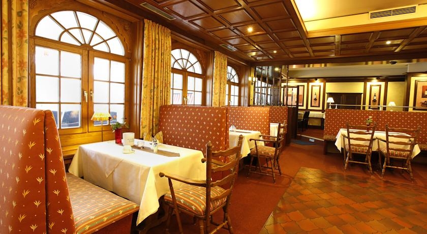 Imagen del bar/restaurante del Hotel Centro Norderstedter Hof By Ina. Foto 4