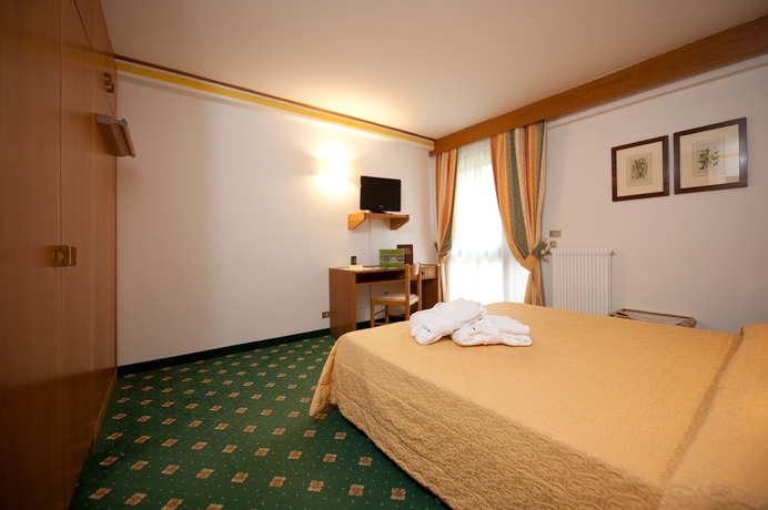 Imagen de la habitación del Hotel Centro Pineta Family and Wellness. Foto 4
