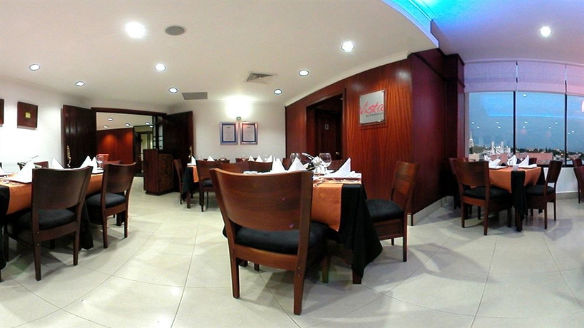 Imagen del bar/restaurante del Hotel Centro Plaza Hodelpa. Foto 2