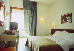 Imagen de la habitación del Hotel Centro, Santiago del Estero. Foto 2