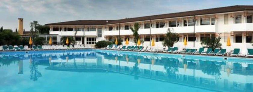 Imagen de la piscina del Hotel Centro Turistico Gardesano. Foto 12